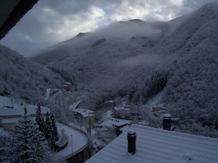  Image name: molino 2008 pasqua 022.jpg 
 width: 425 pixel 
 height: 319 pixel 
 Size: 105856 bytes 
 Click to enlarge 